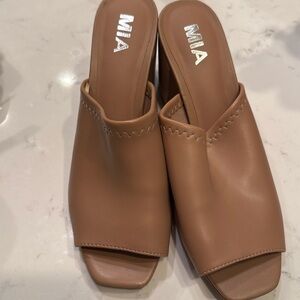 Mia Sandals